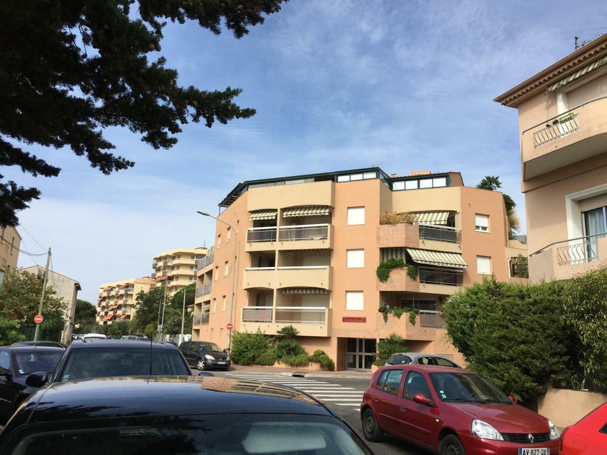 Les Pins Maritimes Apartment Frejus Exterior photo